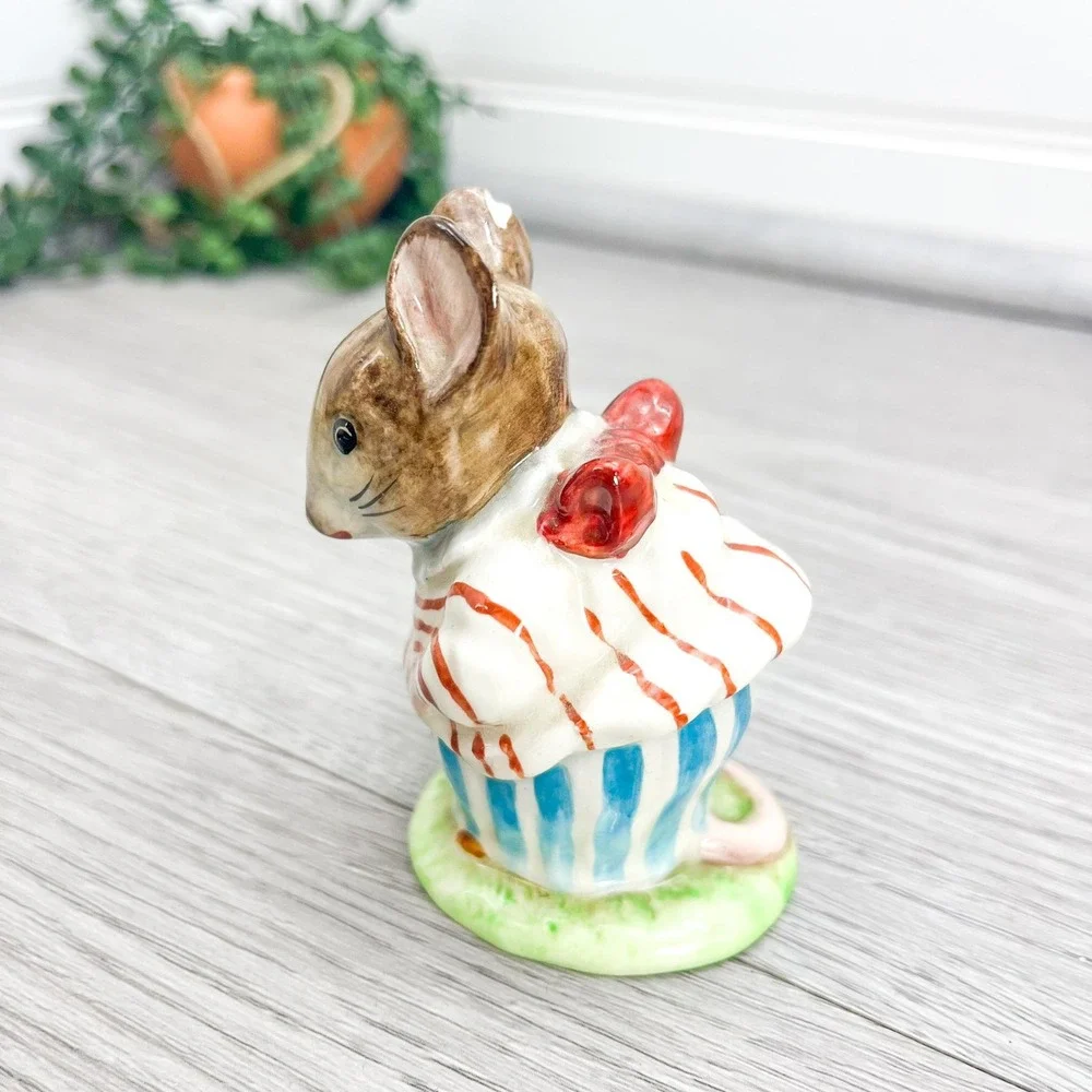 Mrs Tittlemouse Mouse‎ Figurine, Beatrix Potter Figure, Anthropomorphic Figurine